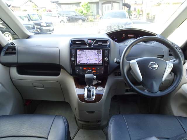 日産 セレナ ２．０ ２０Ｇ Ｓ－ＨＹＢＲＩＤ アドバンストセーフティ パッケージ H27年 (東海) 99