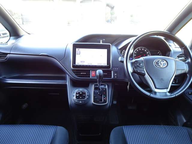トヨタ ノア ２．０ ＳＩ H26年 (東海) 99