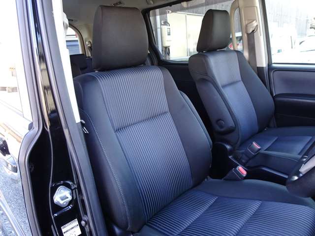 トヨタ ノア ２．０ ＳＩ H26年 (東海) 99