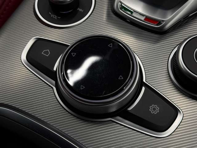 アルファロメオ ステルヴィオ ２．２ ターボ ディーゼル Ｑ４ ヴェローチェ ４ＷＤ R3年 () 99