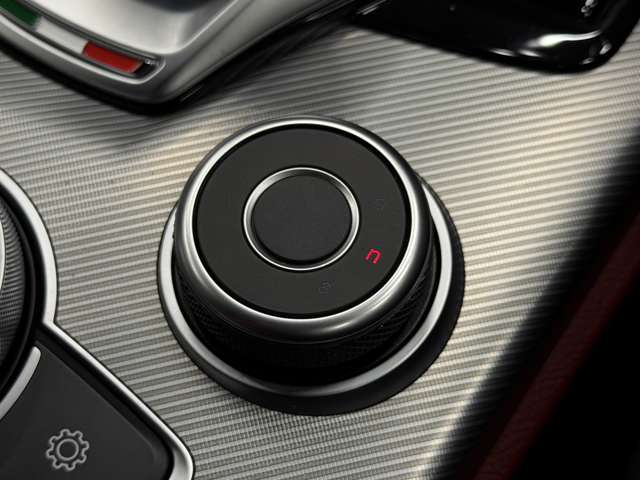 アルファロメオ ステルヴィオ ２．２ ターボ ディーゼル Ｑ４ ヴェローチェ ４ＷＤ R3年 () 99