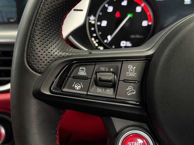 アルファロメオ ステルヴィオ ２．２ ターボ ディーゼル Ｑ４ ヴェローチェ ４ＷＤ R3年 () 99