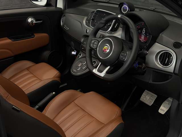 アバルト ５９５Ｃ ツーリズモ メイク ユア スコーピオン R2年 () 99