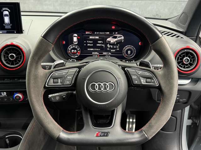 アウディ ＲＳ３　スポーツバック ２．５ ４ＷＤ R2年 (東海) 99