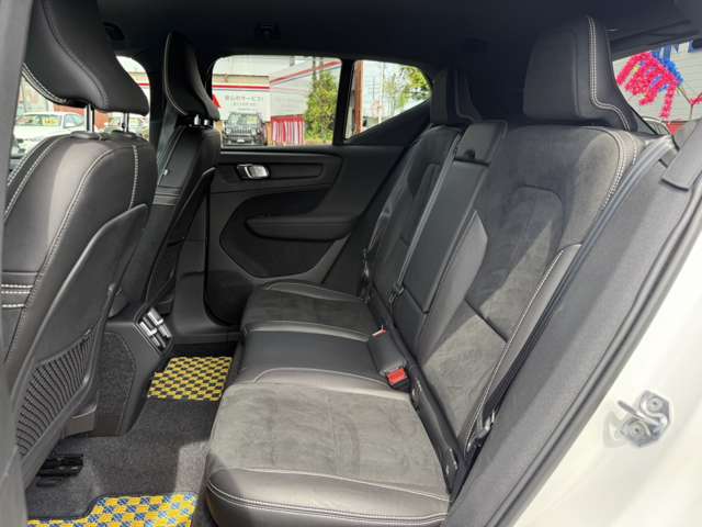 ボルボ ＸＣ４０ Ｔ４ ＡＷＤ Ｒデザイン ４ＷＤ R1年 (東海) 99
