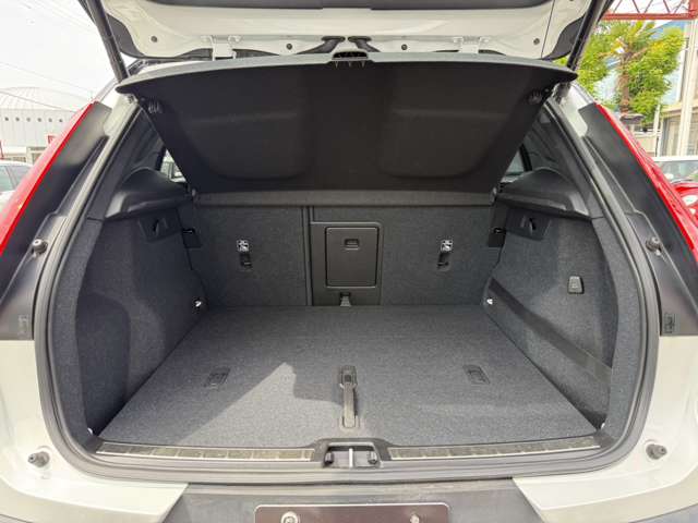 ボルボ ＸＣ４０ Ｔ４ ＡＷＤ Ｒデザイン ４ＷＤ R1年 (東海) 99