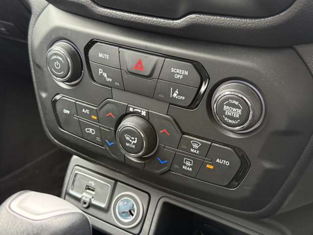 ジープ レネゲード ロンジチュード R4年 (東海) 99