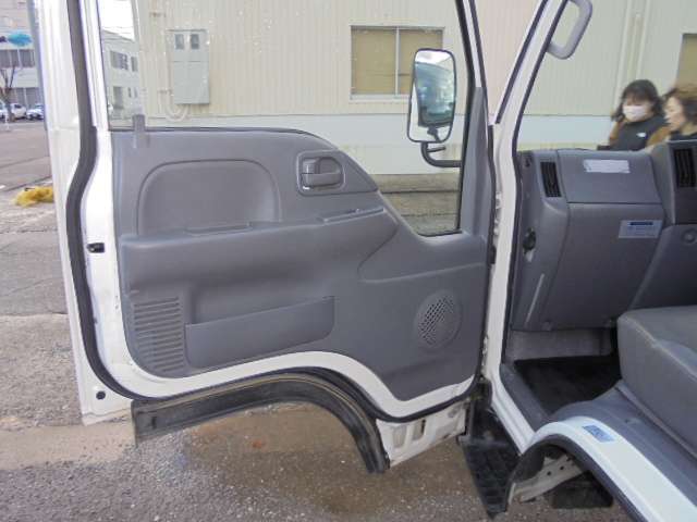 いすゞ エルフ ３．０ フルフラットロー ＬＴＤ ディーゼルターボ ４ＷＤ H22年 (甲信越・北陸) 99