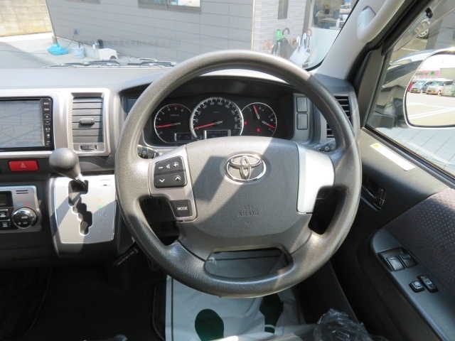 トヨタ レジアスエースバン ３．０ スーパーＧＬ ロングボディ ディーゼルターボ ４ＷＤ H26年 (甲信越・北陸) 99