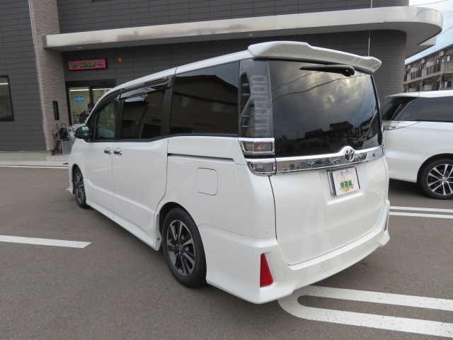 トヨタ ヴォクシー ２．０ ＺＳ 煌ＩＩ ４ＷＤ R1年 (甲信越・北陸) 99