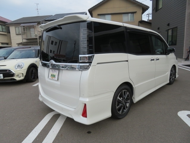 トヨタ ヴォクシー ２．０ ＺＳ 煌ＩＩ ４ＷＤ R1年 (甲信越・北陸) 99
