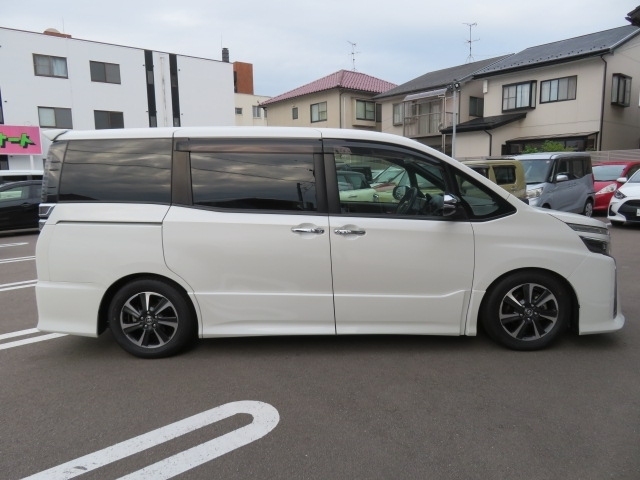 トヨタ ヴォクシー ２．０ ＺＳ 煌ＩＩ ４ＷＤ R1年 (甲信越・北陸) 99