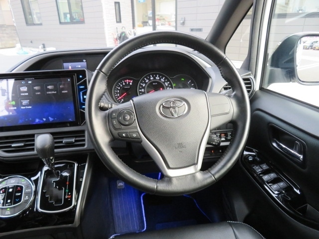 トヨタ ヴォクシー ２．０ ＺＳ 煌ＩＩ ４ＷＤ R1年 (甲信越・北陸) 99
