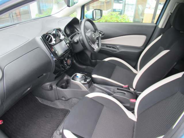 日産 ノート １．２ Ｅ－ＰＯＷＥＲ Ｘ H29年 (甲信越・北陸) 99