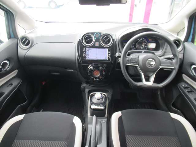 日産 ノート １．２ Ｅ－ＰＯＷＥＲ Ｘ H29年 (甲信越・北陸) 99