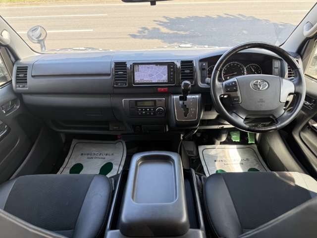 トヨタ ハイエースバン ３．０ スーパーＧＬ ダークプライム ロングボディ ディーゼルターボ ４ＷＤ H28年 (北海道) 99