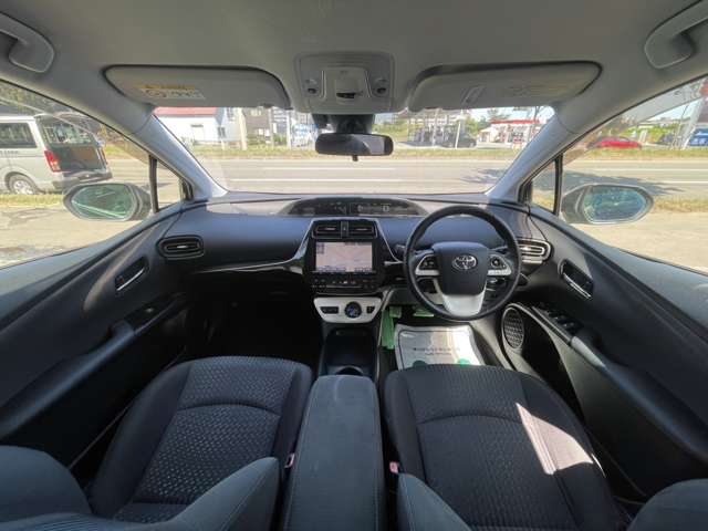 トヨタ プリウス １．８ Ｓ Ｅ－ＦＯＵＲ ４ＷＤ H28年 (北海道) 99