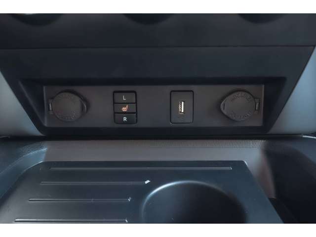 米国トヨタ タンドラ クルーマックス ＳＲ５ ５．７ Ｖ８ ４ＷＤ R1年 (北海道) 99