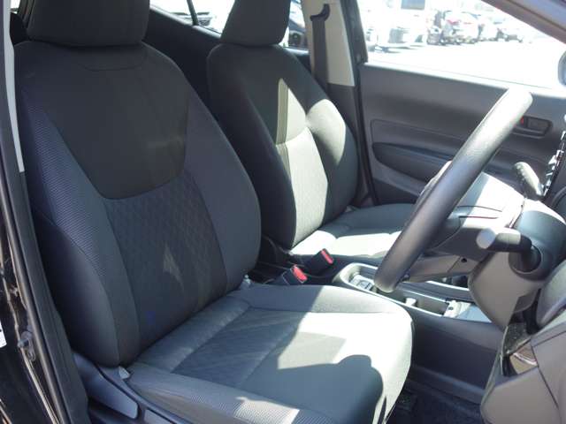 トヨタ アクア １．５ Ｘ Ｅ－ＦＯＵＲ ４ＷＤ R5年 (北海道) 99
