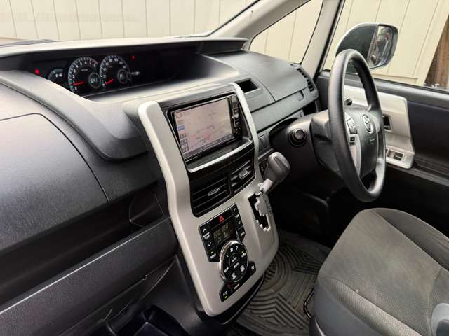 トヨタ ノア ２．０ Ｘ スマートエディション ４ＷＤ H23年 (北海道) 99
