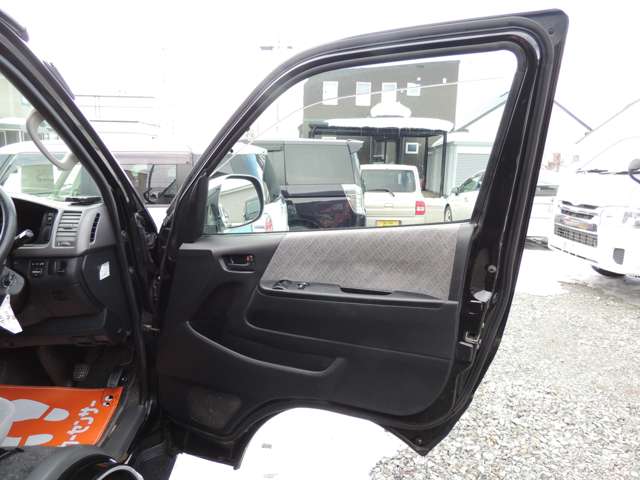トヨタ ハイエースバン ２．７ スーパーＧＬ ワイド ロング ミドルルーフ ４ＷＤ H20年 (北海道) 99