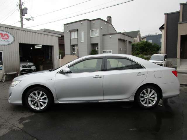 トヨタ カムリ　ハイブリッド ２．５ レザーパッケージ H23年 (北海道) 99