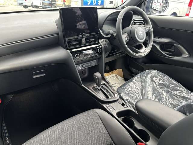 トヨタ ヤリスクロス　ハイブリッド １．５ ハイブリッド Ｚ ウルバーノ R8年 (九州・沖縄) 99