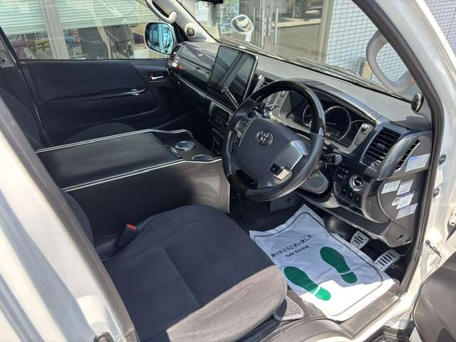 トヨタ ハイエースバン ２．８ スーパーＧＬ ロング ディーゼルターボ H30年 (九州・沖縄) 99