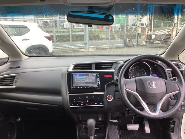 ホンダ フィット １．３ １３Ｇ Ｆパッケージ H27年 (九州・沖縄) 99