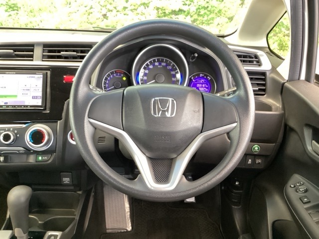 ホンダ フィット １．３ １３Ｇ Ｆパッケージ H25年 (九州・沖縄) 99