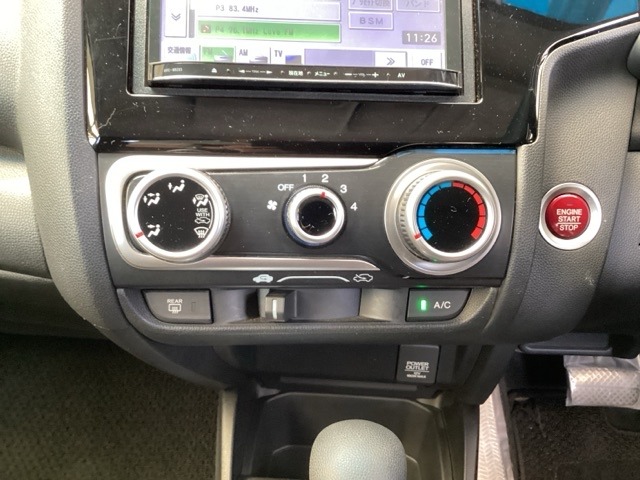 ホンダ フィット １．３ １３Ｇ Ｆパッケージ H25年 (九州・沖縄) 99