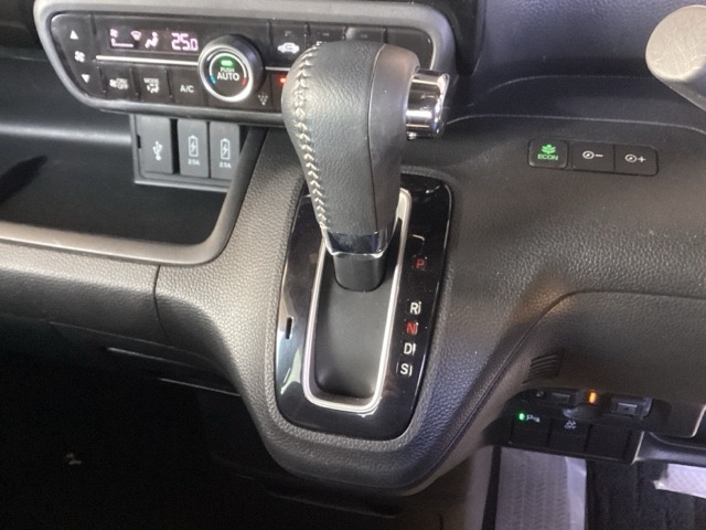ホンダ Ｎ　ＢＯＸ カスタム ６６０ Ｌ ターボ R3年 (九州・沖縄) 99
