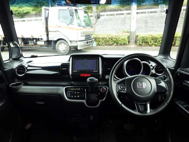 ホンダ Ｎ　ＢＯＸ ６６０ カスタムＧ ＳＳパッケージ H25年 (九州・沖縄) 99