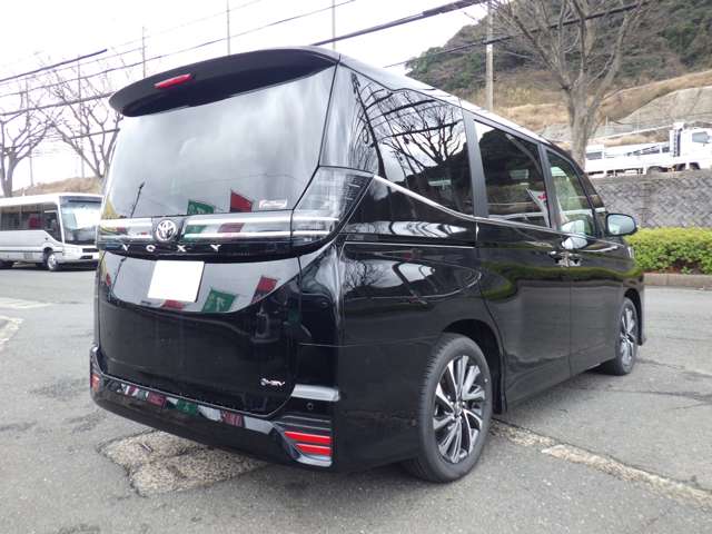 トヨタ ヴォクシー １．８ ハイブリッド Ｓ－Ｚ R8年 (九州・沖縄) 99