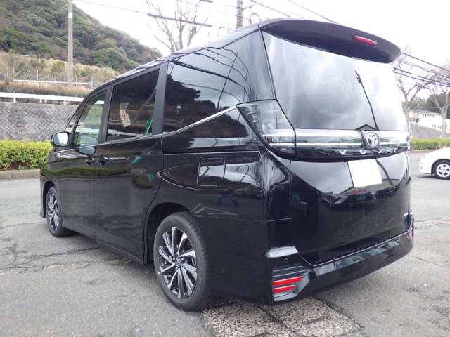 トヨタ ヴォクシー １．８ ハイブリッド Ｓ－Ｚ R8年 (九州・沖縄) 99