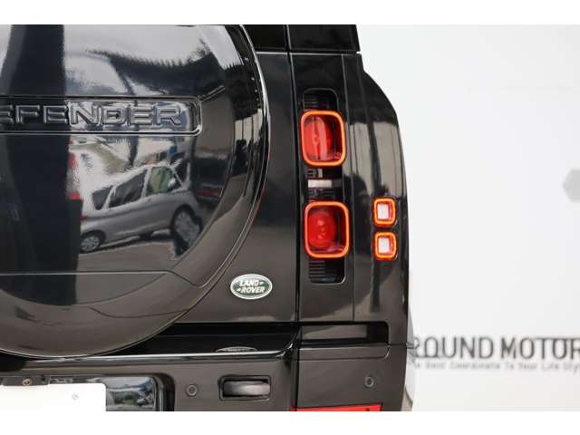 ランドローバー ディフェンダー １１０ Ｘダイナミック ＳＥ ダブルオー ブラック エディション ３．０Ｌ Ｄ３００ ディーゼルＴ ４ＷＤ R3年 (近畿) 99