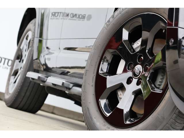 ランドローバー ディフェンダー １１０ Ｘダイナミック ＳＥ ダブルオー ブラック エディション ３．０Ｌ Ｄ３００ ディーゼルＴ ４ＷＤ R3年 (近畿) 99