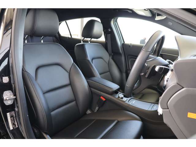 メルセデスベンツ ＧＬＡクラス ＧＬＡ２２０ ４マチック ４ＷＤ R1年 (近畿) 99