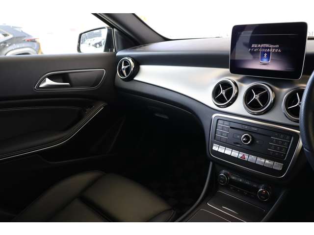 メルセデスベンツ ＧＬＡクラス ＧＬＡ２２０ ４マチック ４ＷＤ R1年 (近畿) 99