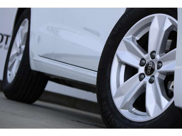 アウディ Ａ１　スポーツバック ２５　ＴＦＳＩ R5年 (近畿) 99