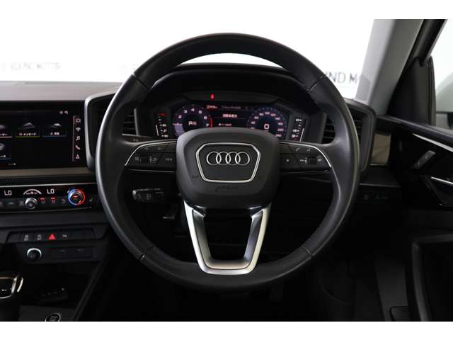 アウディ Ａ１　スポーツバック ２５　ＴＦＳＩ R5年 (近畿) 99