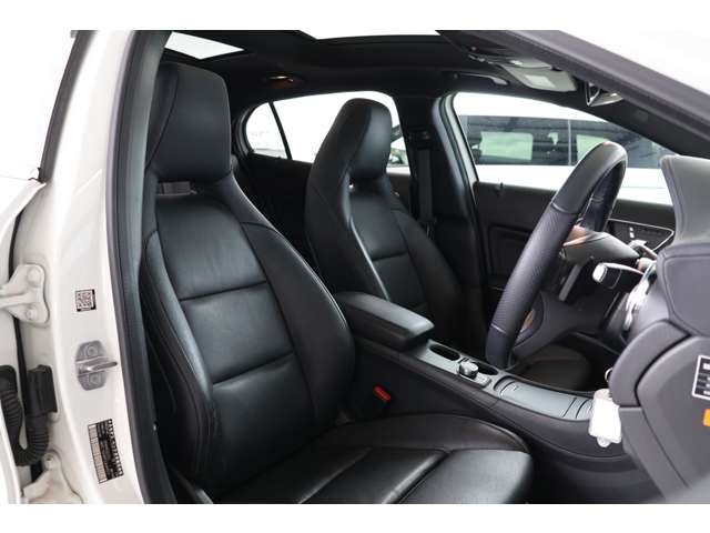 メルセデスベンツ ＧＬＡクラス ＧＬＡ２２０ ４マチック ４ＷＤ R1年 (近畿) 99