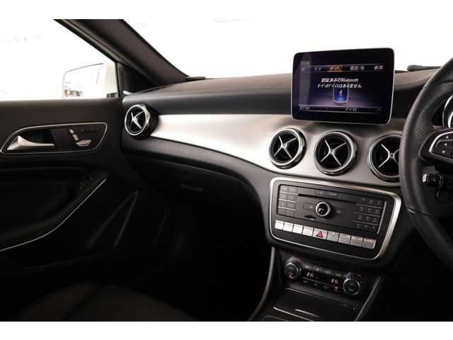 メルセデスベンツ ＧＬＡクラス ＧＬＡ２２０ ４マチック ４ＷＤ R1年 (近畿) 99