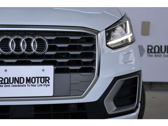 アウディ Ｑ２ １．０　ＴＦＳＩ　スポーツ H29年 (近畿) 99