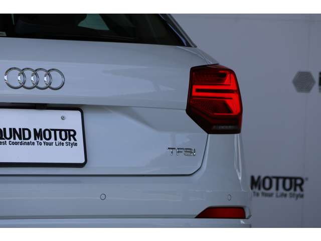 アウディ Ｑ２ １．０　ＴＦＳＩ　スポーツ H29年 (近畿) 99