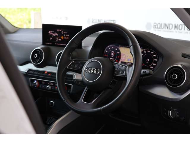 アウディ Ｑ２ １．０　ＴＦＳＩ　スポーツ H29年 (近畿) 99