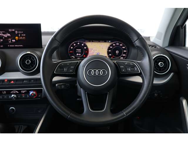 アウディ Ｑ２ １．０　ＴＦＳＩ　スポーツ H29年 (近畿) 99