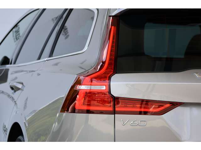 ボルボ Ｖ６０ Ｂ４　モメンタム R3年 (近畿) 99