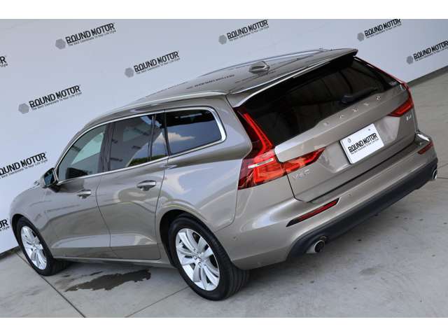 ボルボ Ｖ６０ Ｂ４　モメンタム R3年 (近畿) 99