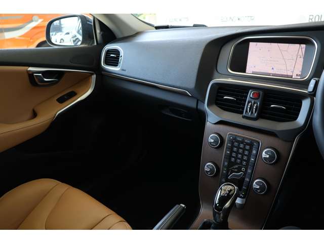 ボルボ Ｖ４０ Ｔ３　クラシックエディション R1年 (近畿) 99